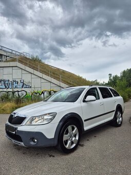 ŠKODA OCTAVIA SCOUT 2 COMBI 2.0 TDI CR 103KW 4X4 M6 2012 - 7