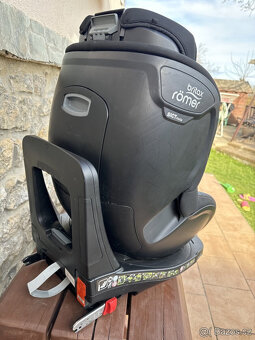 Britax Romer Dualfix M i-size vhodná pro děti 61-105cm do 18 - 7