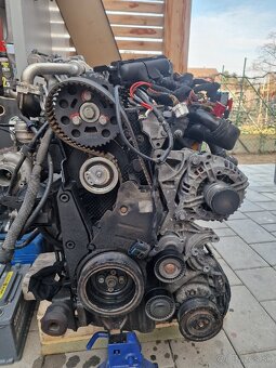 Rozpredam Audi A4 B7 2.0 TDi Multitronic - 7