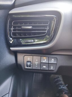KIA STONIC r.2018 v Platinum výbave - 7
