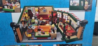 Predám nové LEGO FRIENDS Central Perk - 7