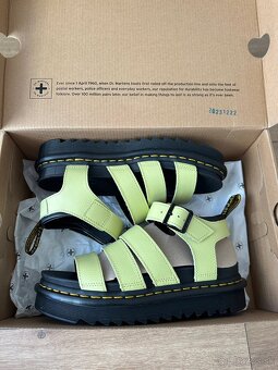 Dr. Martens - 7