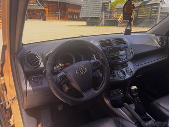 Toyota RAV4 - 7