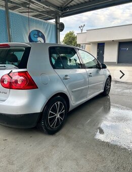 Volkswagen Golf V 1.6 FSI - 7