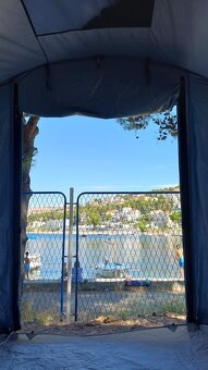 Predám veľký kempovací stan v top stave pre 4 osoby s prí... - 7