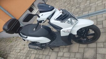 TOP STAV: Biely SYM HD 125 - 7