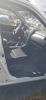 Suzuki Grand Vitara 2.4 benzin TOP POSLEDNY MODEL 5MT - 7