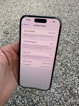 iPhone 15 pro - baterie 98% - 7