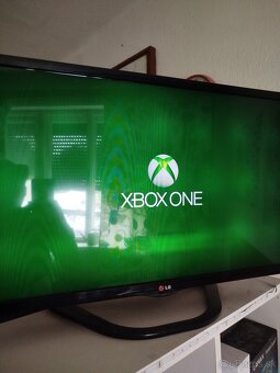 Xbox One S 780GB - 7