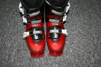 junooprské lyže dynamic 130 cm , lyžiarky salomon - 7