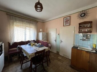 Felsőtelekes trojizbový dom s terasou a veľkým pozemkom - 7