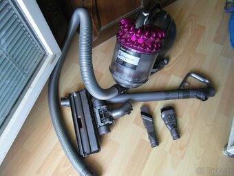 Dyson DC 52 - 7