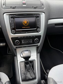 Škoda Octavia Combi 2.0 TDI CR DPF RS DSG - 7