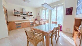 JEDINEČNÝ 2i byt, REKONŠTRUKCIA, 2 x BALKÓN, Kúpeľná ulica,S - 7