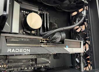 Ryzen 7 9800X3D\32GB\RX 9700XT\SSD\850W Zdroj - 7