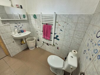 Priestranný bytový dom na predaj v obci Pohronský Ruskov - 7