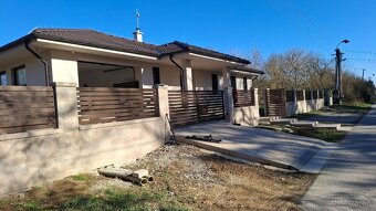 hlníkové ploty brány,posuvné brány,zábradlia pergoli - 7