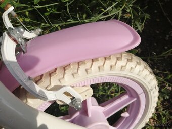 Roztomilý ružový bicykel pre dievčatko - 7