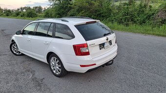 Škoda OCTAVIA Combi 2.0 TDI xenon - 7