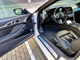 BMW M850i xDrive Coupe (nebúrané, iba 58.000 km) - 7