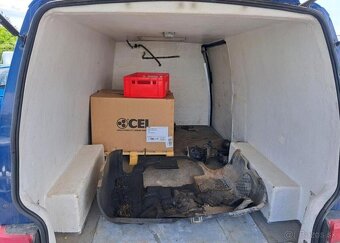 Volkswagen Transporter 2,5 TDI 65 kW nafta manuál 65 kw - 7