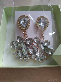 NOVÉ rôzne náušnice a vlasové doplnky (osobný odber) - 7