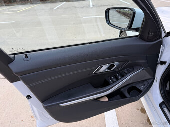 BMW 330i M-Sport - 7