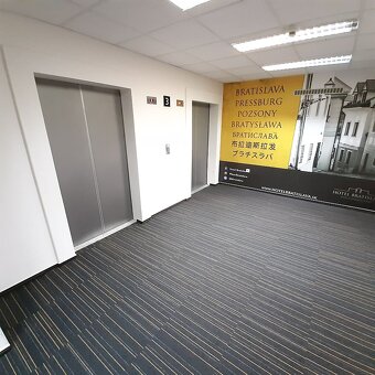 Prenájom kanc. /26 m2/ po rek. s balkónom, Hotel Bratislava - 7