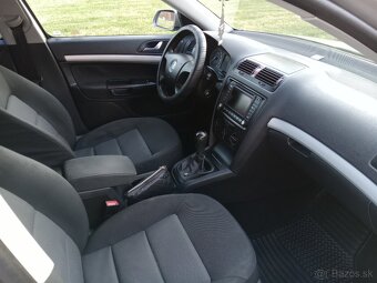 Predám škoda Octavia II 1.9 TDI 77kw rok 2007 - 7