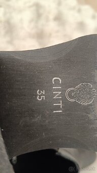 Kožené čierne členkové dámske čižmy značky CINTI - 7