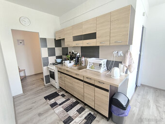 REZERVOVANÉ ZREKONŠTRUOVANÝ ZARIADENÝ VEĽKÝ /64,11M2/ STRED - 7