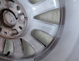 Peugeot 308 16 5x108 205/55/16 - 7
