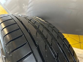 Octavia RS Neptune R18 225/40 - 7