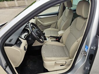 Škoda Octavia Combi 1.6 TDI M5 Elegance Navi DVD Koža R16 - 7