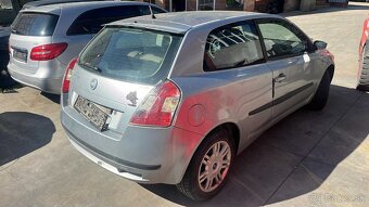 Fiat Stilo 1,6i 76kw kód:182B6000 - 7