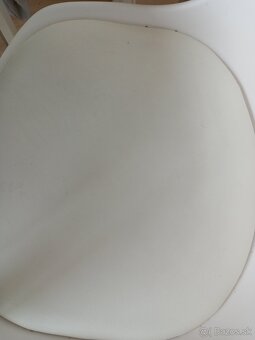 4 moderné biele stoličky 10 eur/kus - 7