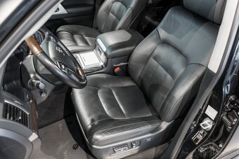 Toyota Land Cruiser 200 - 7