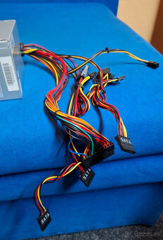 Predám PC zdroj iBox Cube Max 450W - 7