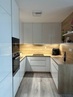 Moderný 3-izbový byt s dvoma balkónmi, vnútorným parkovaním - 7