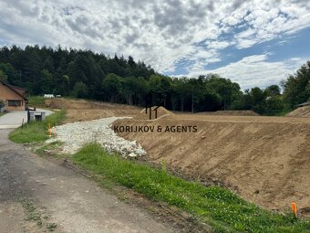 PREDAJ, Stavebné pozemky Gruzovce, 5 min do HE - 7