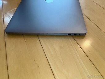 MacBook Pro 15 2018 - 7