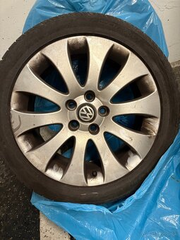 Original disky vw + letné 225/45 r17 - 7