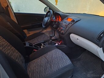 Predám kia ceed 1.6 crdi rok 2008 - 7