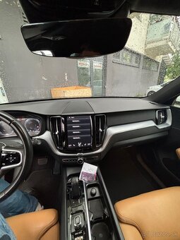 Predám VOLVO XC60 (diesel/elektro) B5 2.0 145 kw 4x4 automat - 7