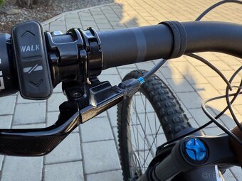 Elektrobicykel Trek Fuel EXe 9.7 Matte Pennyflake - 7