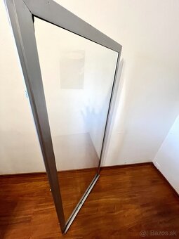 🪟 Kvalitné sklá v hliníkovom ráme–pevné, čisté, TOP stav 💪 - 7