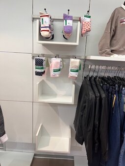Zariadenie do obchodu originál Benetton - 7