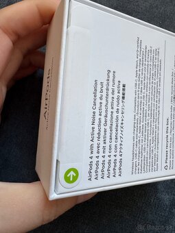 Sluchatka AirPods 4 - 7