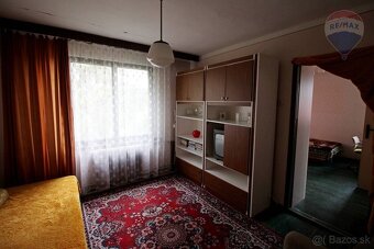 Starší rodinný dom s veľkým pozemkom na predaj Šoporňa, 3787 - 7