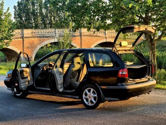 Volvo v40 SE, NOVÁ STK/EK - 7